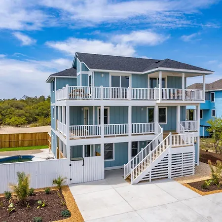 Newly Built Luxury Home Near Beach With Pool And Spa